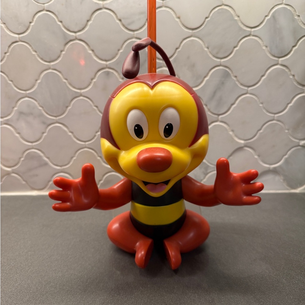 Disney EPCOT Flower & Garden Festival
Spike The Bee Sipper Souvenir Cup